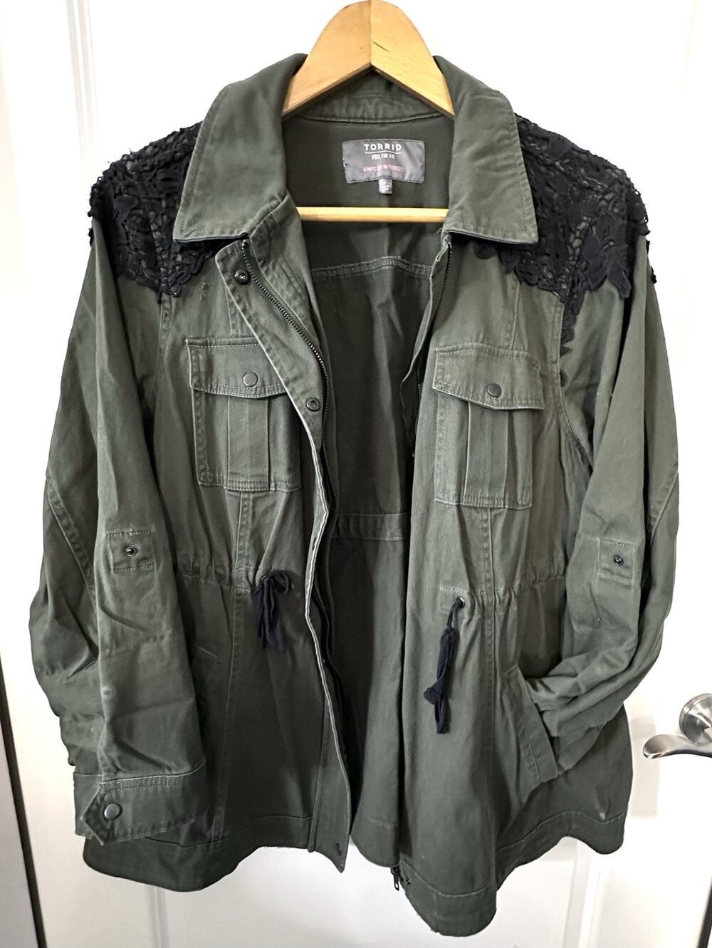Torrid Olive Army Green Utility Jacket Women's Size 2 2X 18-20 Black Lace Anorak